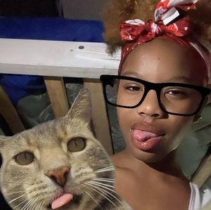 Meet your Posher, Lamonique